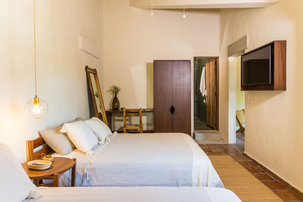 Superior Room, 2 Queen Beds - Photo 1