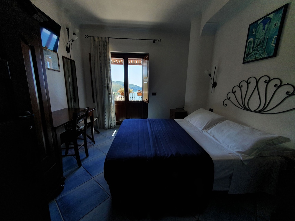 Superior Room, Sea View photo 1