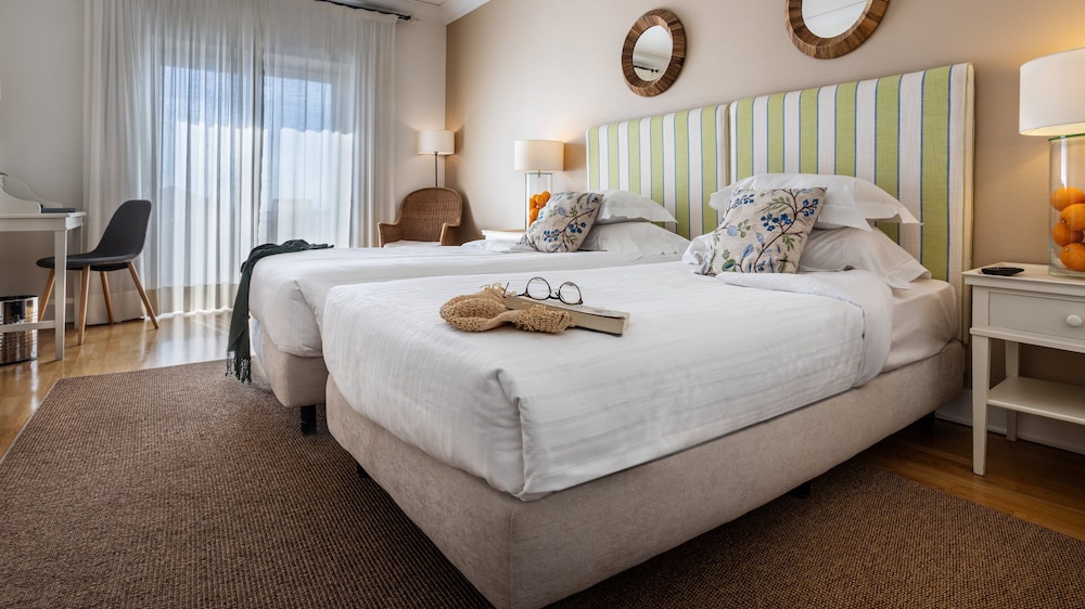 Standard Double or Twin Room - Photo 1