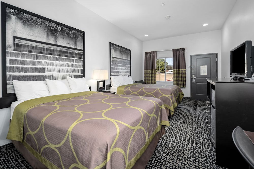 Room, 2 Queen Beds, Smoking - Photo 2