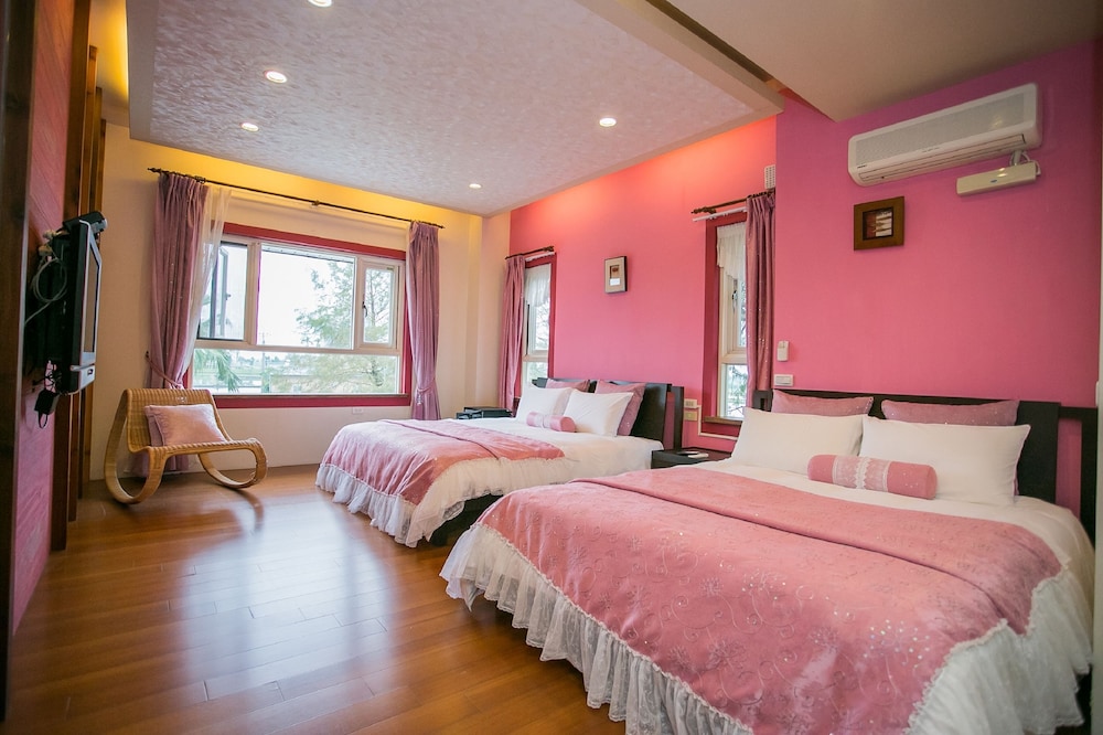 Standard Quadruple Room, 2 Double Beds photo 1