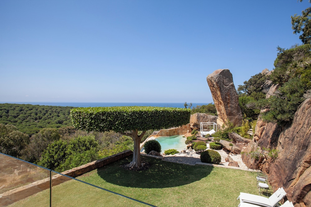 Deluxe House, Sea View