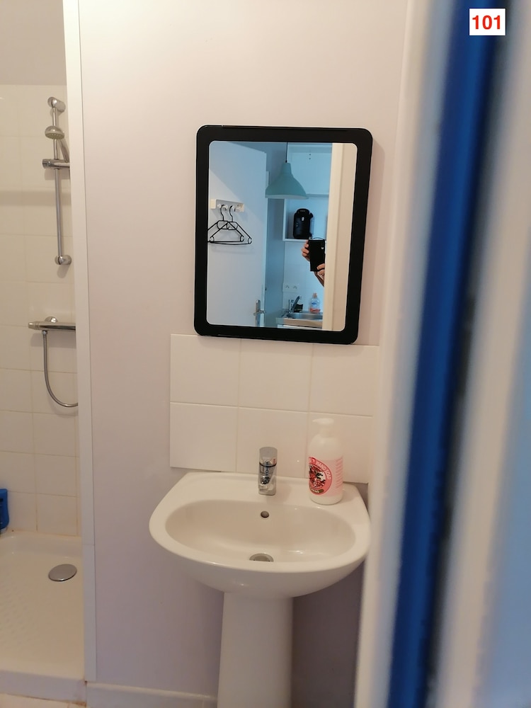 Classic Studio, Ensuite - Photo 15