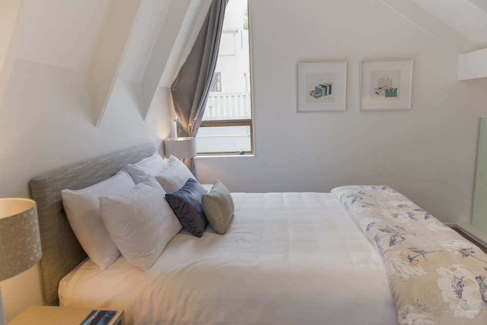 Loft Queen, Mezzanine