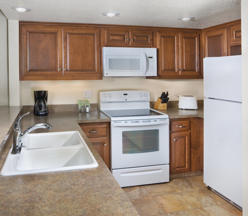 Standard Condo, 1 Bedroom, Kitchen photo 2