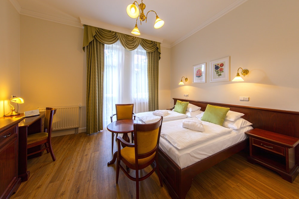 Classic Double Room, Balcony photo 1