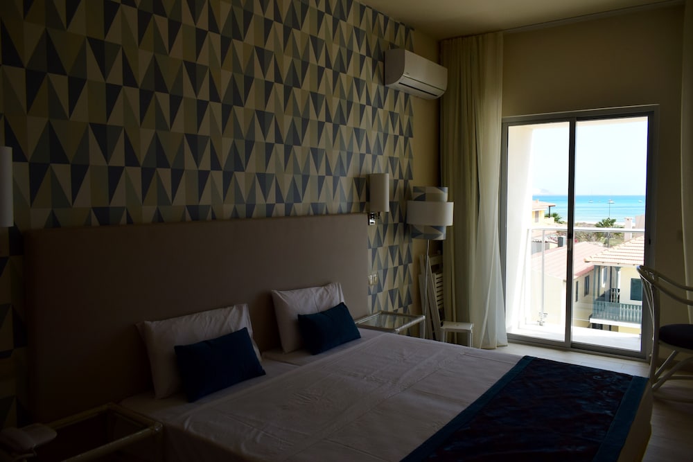 Standard Double or Twin Room - Photo 5