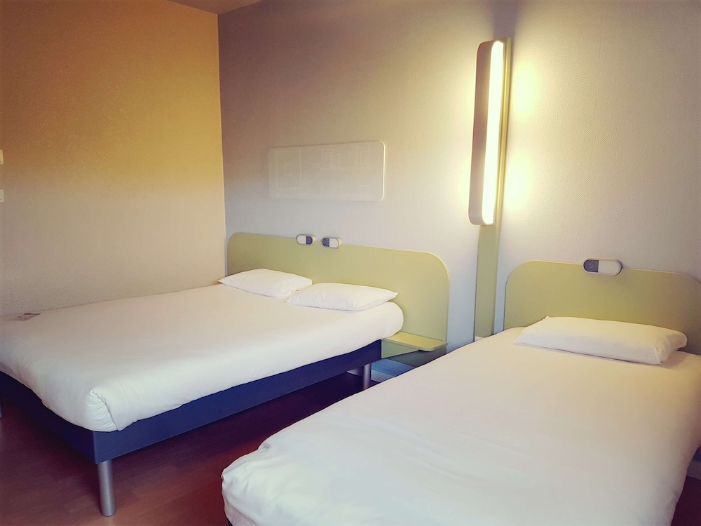 Triple Room, Multiple Beds - Photo 1