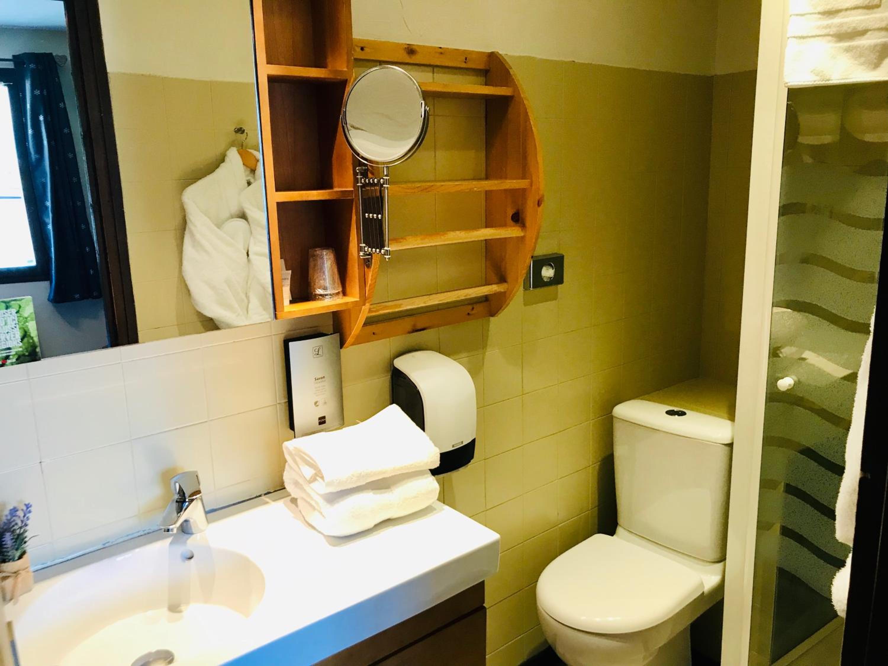 Double or Twin Room photo 3