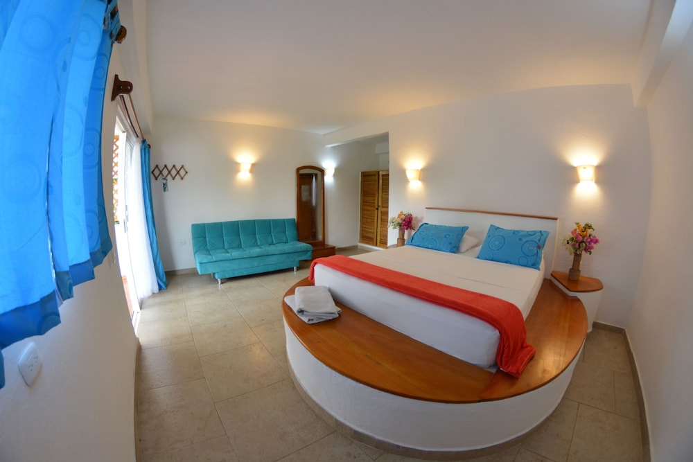 Deluxe Room - Photo 1