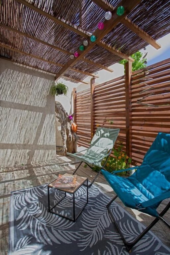 Classic Apartment, Patio, Sea View