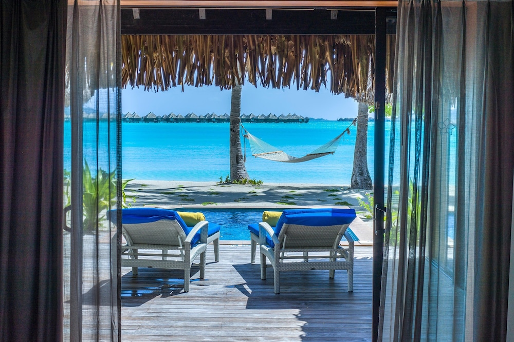 Villa, 1 King Bed With Sofa Bed, Lagoon View (beachside)
