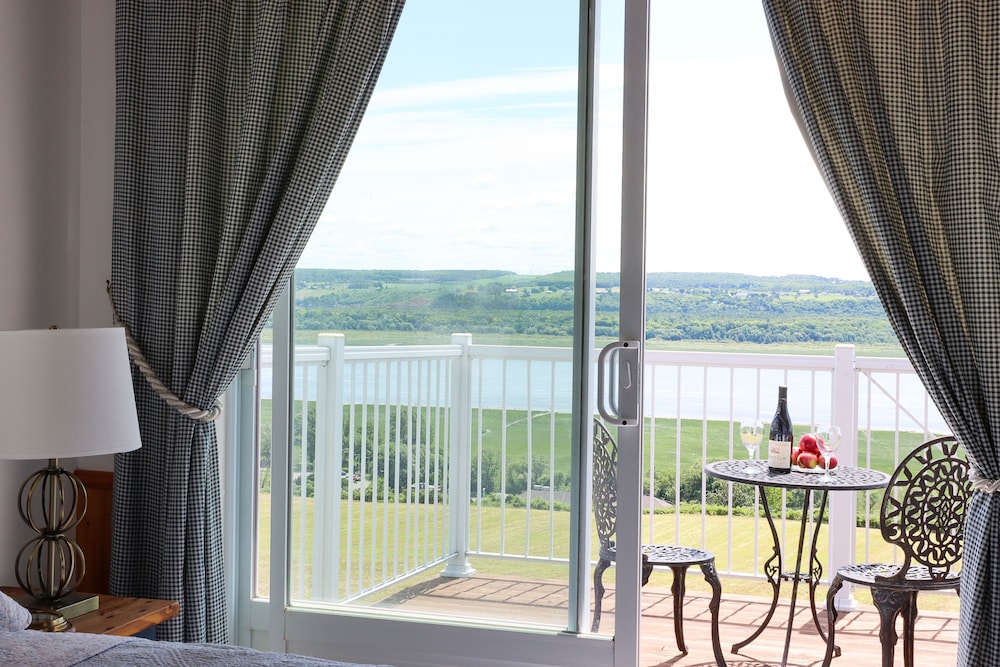 Deluxe Double Room, River View photo 3