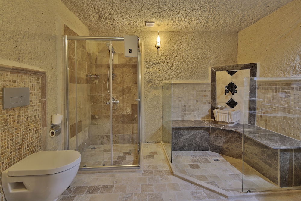 Traditional Suite photo 3