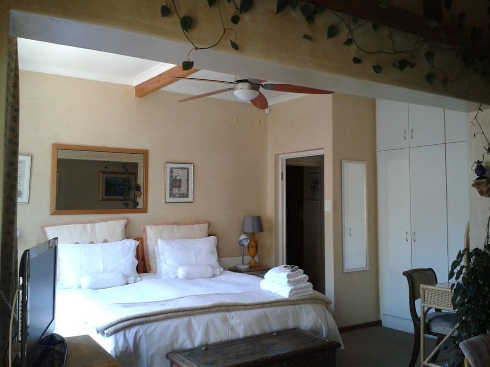 Courtyard Cottage