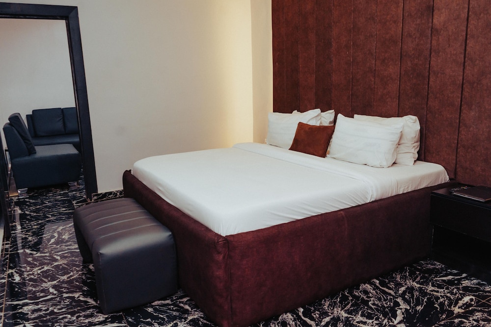Executive Room - Photo 1