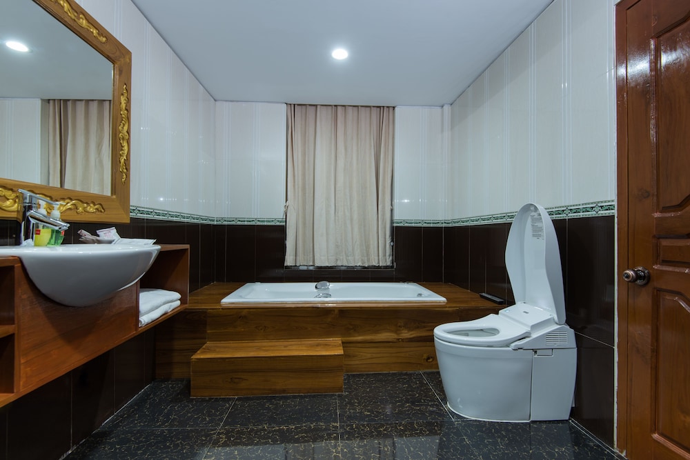 Royal Queen Room photo 2