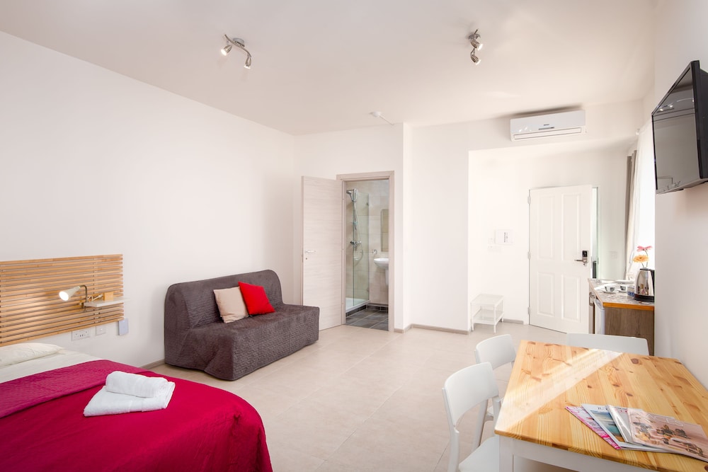 Double or Twin Room, 1 King Bed with Sofa bed