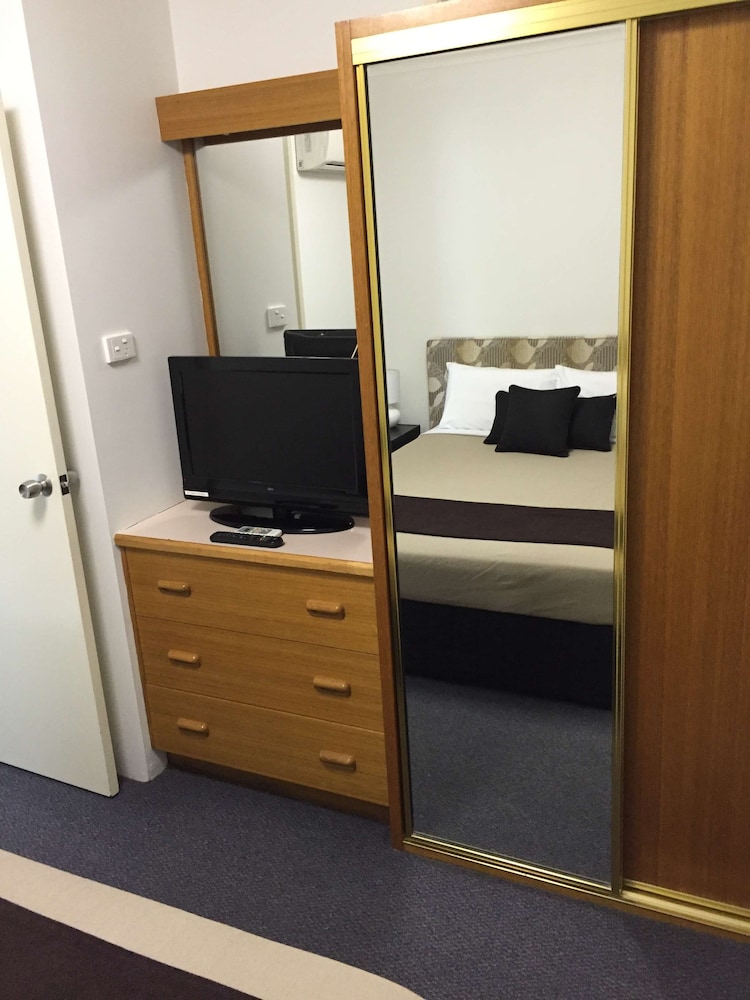 Superior Apartment, 1 King Bed, Non Smoking, Kitchenette - Photo 4
