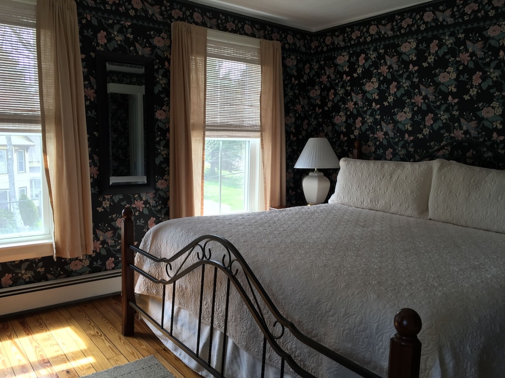 Comfort Room, 1 King Bed photo 2