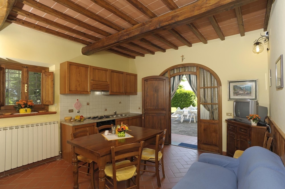 Panoramic Apartment, 2 Bedrooms, Hill View photo 2