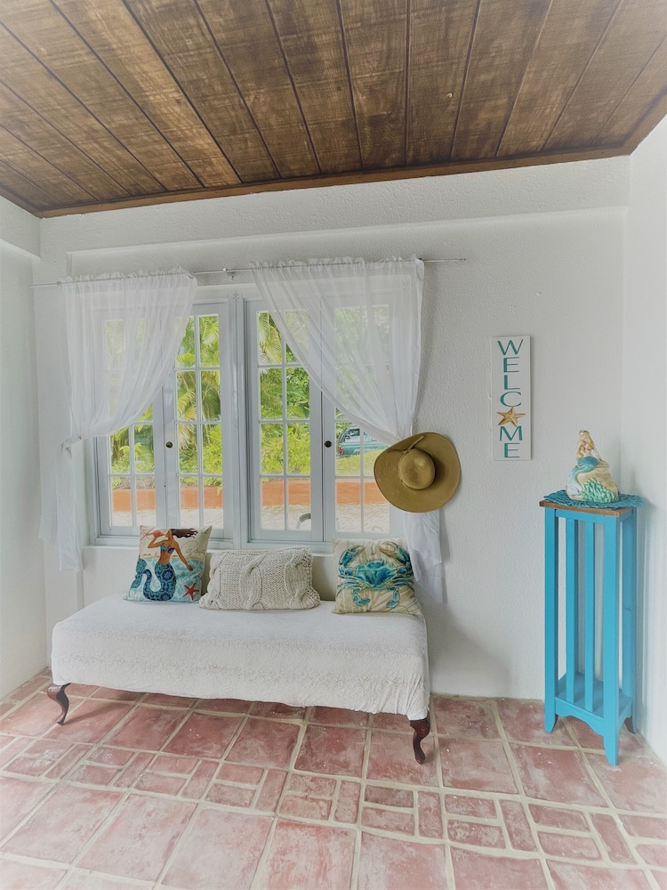 Premium Room, 1 King Bed, Patio, Sea View photo 2