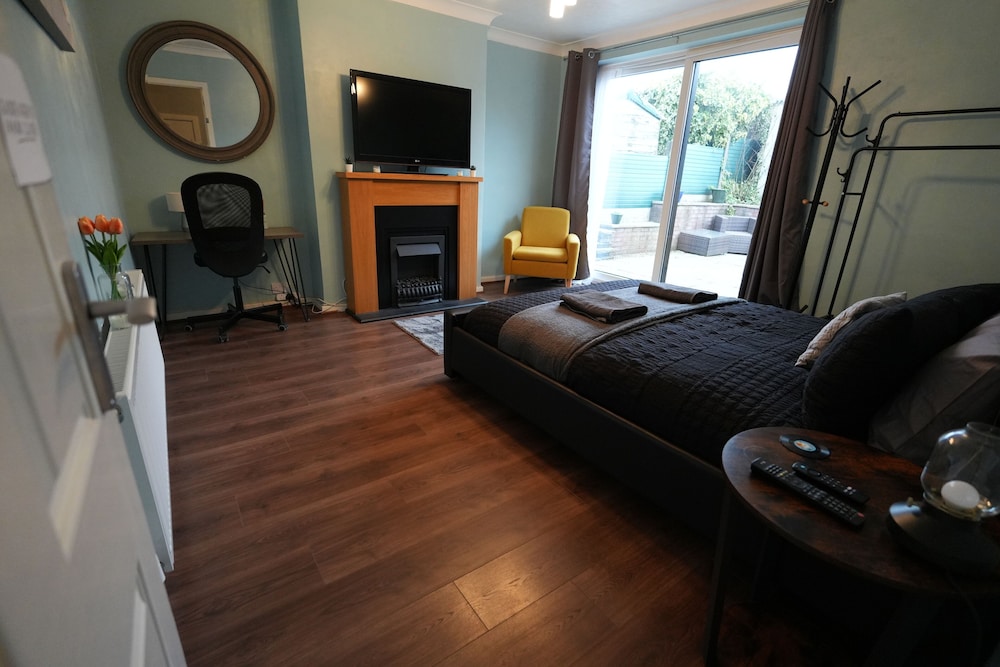 Premium Double Room, 1 King Bed, Non Smoking photo 1