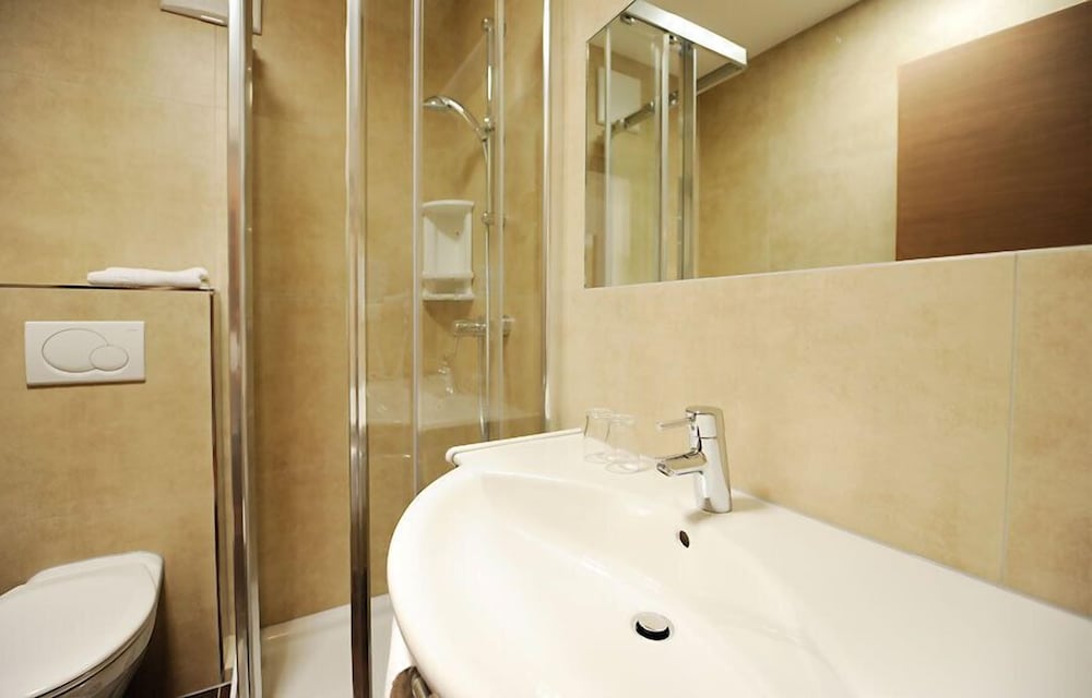 Double Room, Balcony - Photo 3