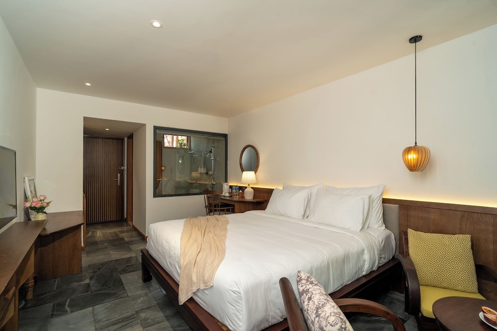 Superior Room, Pool View - Photo 4