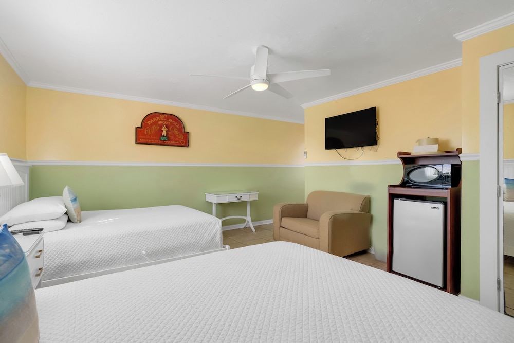 Two Queen Beds Second Floor (Not Pet Friendly) photo 2