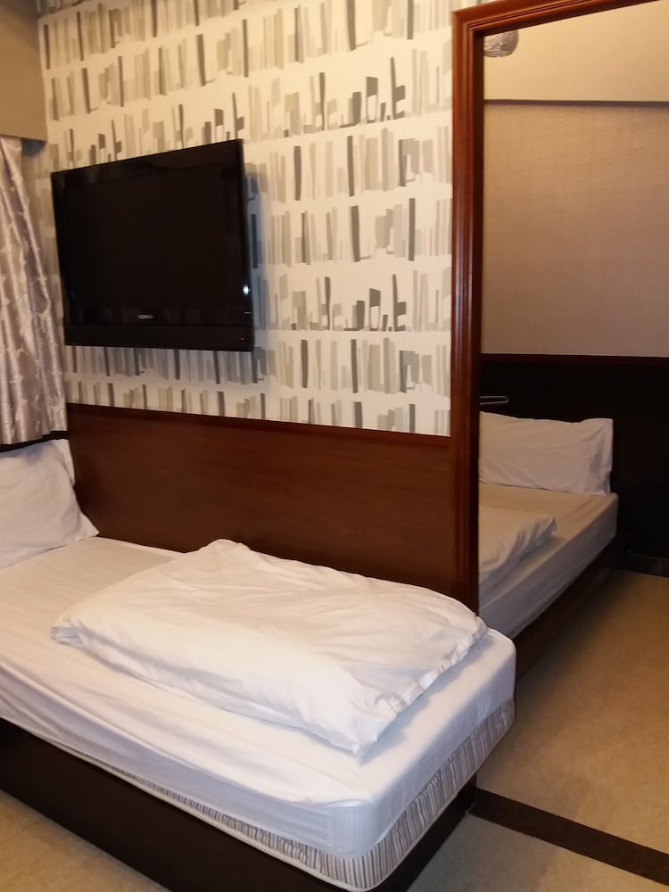 Deluxe Family Suite (5 person)(with Window) photo 2