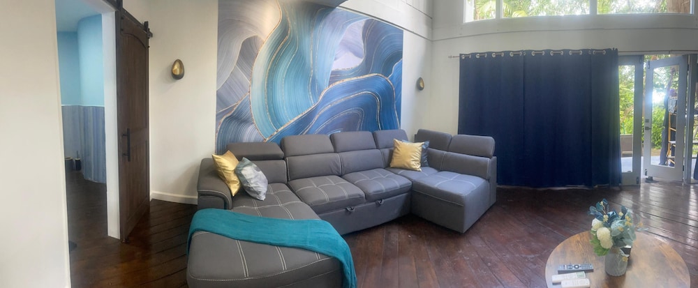 Deluxe Suite, Partial Ocean View, Annex Building