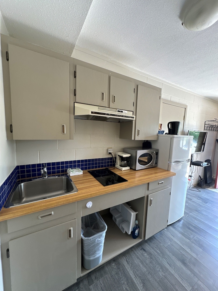 Basic Double Room, 1 Double Bed photo 3