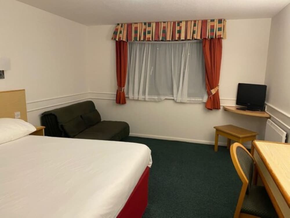 Room, 1 Double Bed, Non Smoking - Photo 3