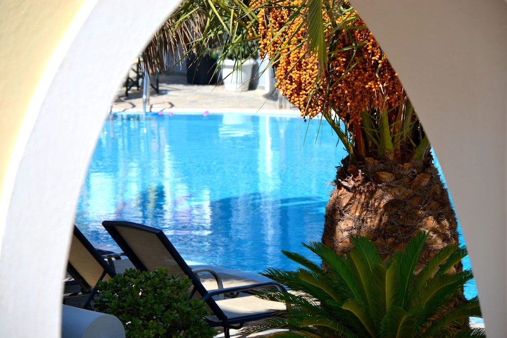Superior Double or Twin Room, 1 Double or 2 Twin Beds, Pool View - Photo 12