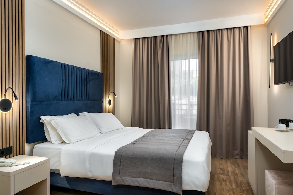 Double or Twin Room, Hill View photo 1