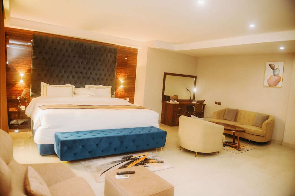 Presidential Room, Multiple Beds, Non Smoking, Pool View photo 3