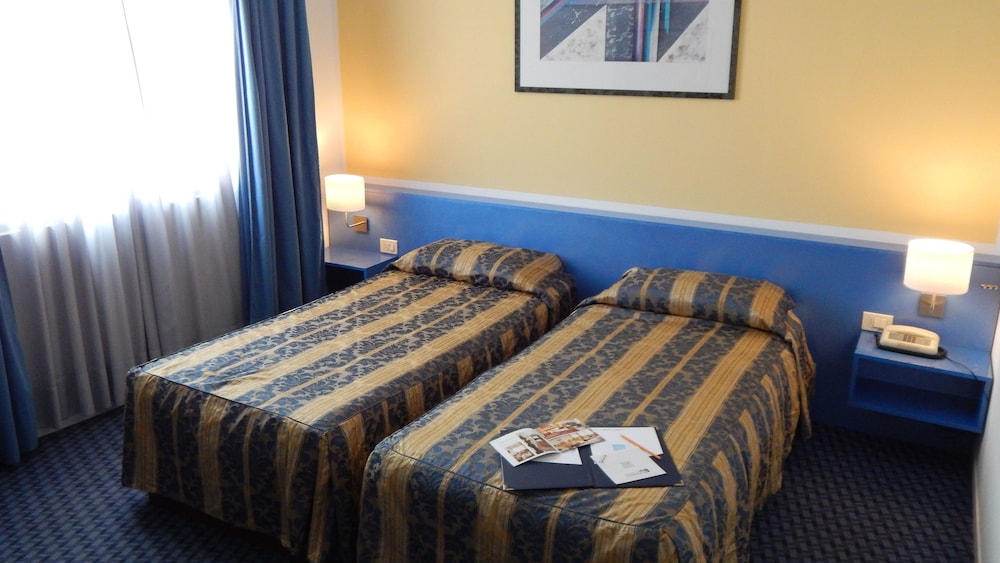 Classic Twin Room - Photo 1