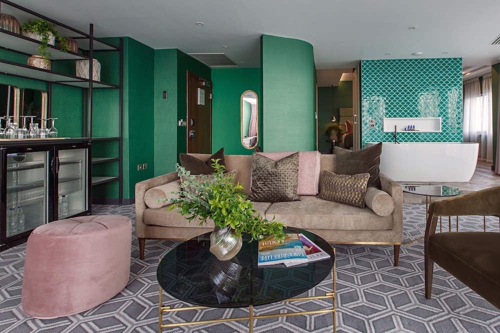 Suite (Penthouse Suite) - Photo 1