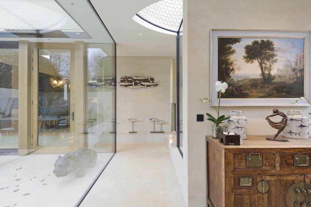 Stunning 5 bed Fulham Home w Indoor Pool Sauna and Private Garden, Photo 19