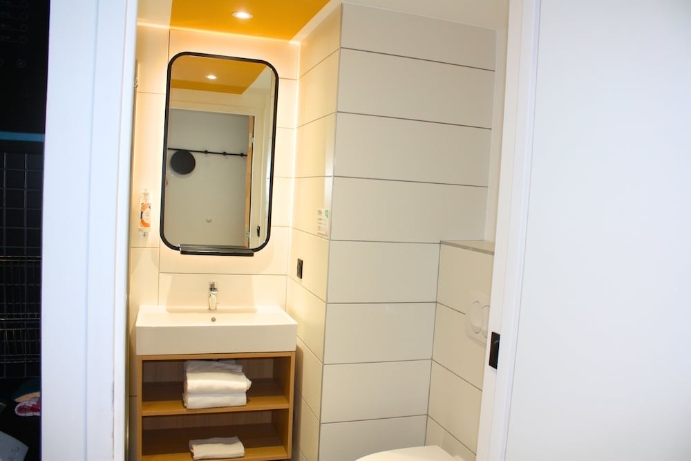Studio, Multiple Beds - Photo 14