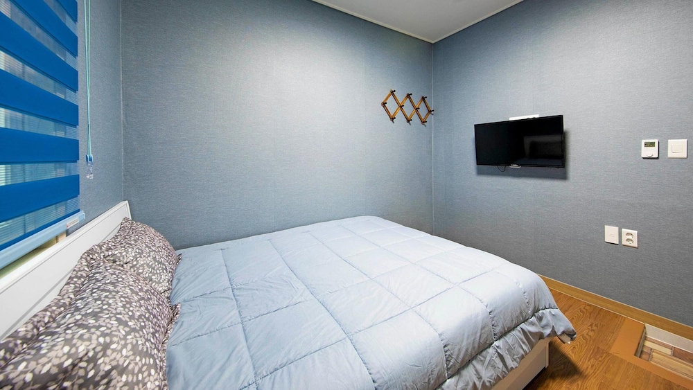 Basic Room, 1 Bedroom (202( No cooking )) - Photo 6