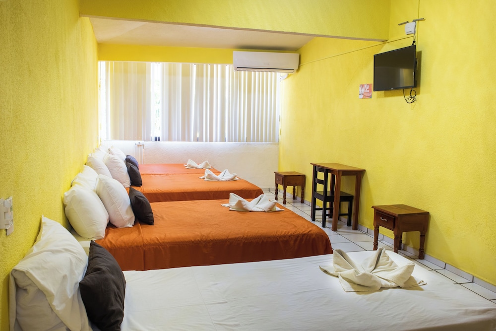Family Quadruple Room, Balcony, City View photo 1