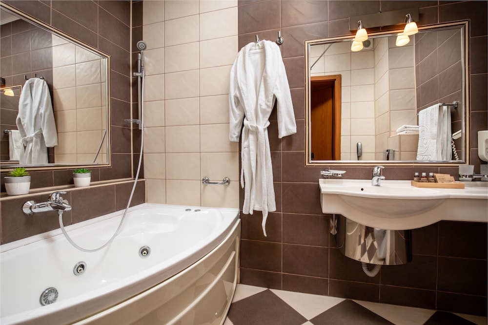 Superior Double Room, Balcony - Photo 4