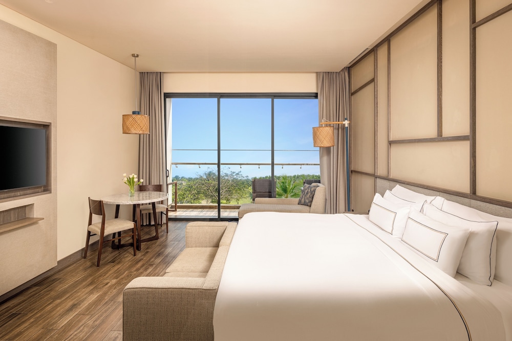 Deluxe Room, Garden View - Photo 3
