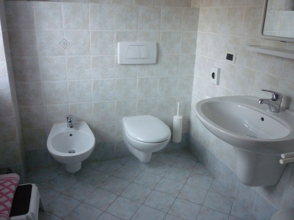 Quadruple Room, Shared Bathroom photo 2