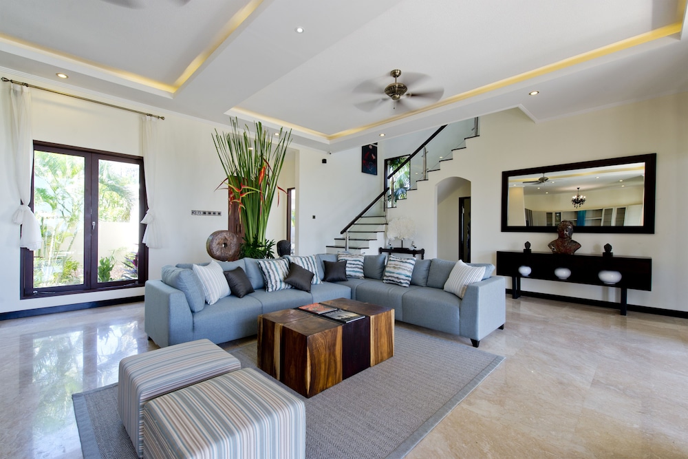Villa, Pool View photo 2