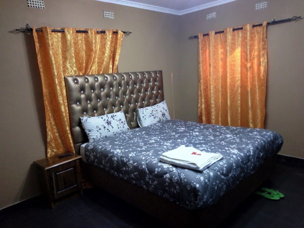 Deluxe Double Room, 1 King Bed photo 1