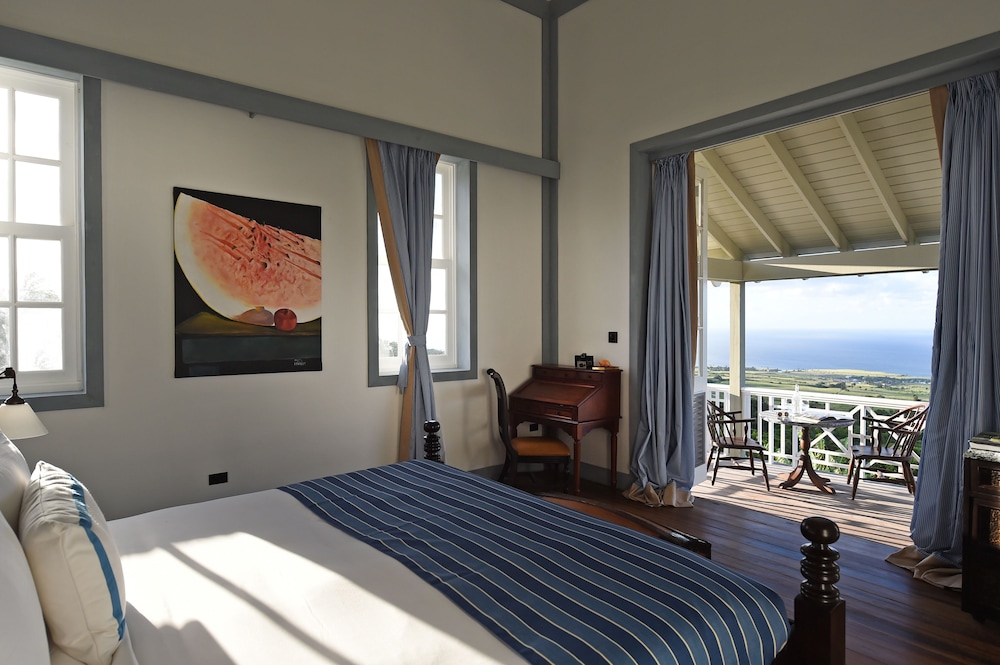 Luxury Four Bedroom Villa with Pool