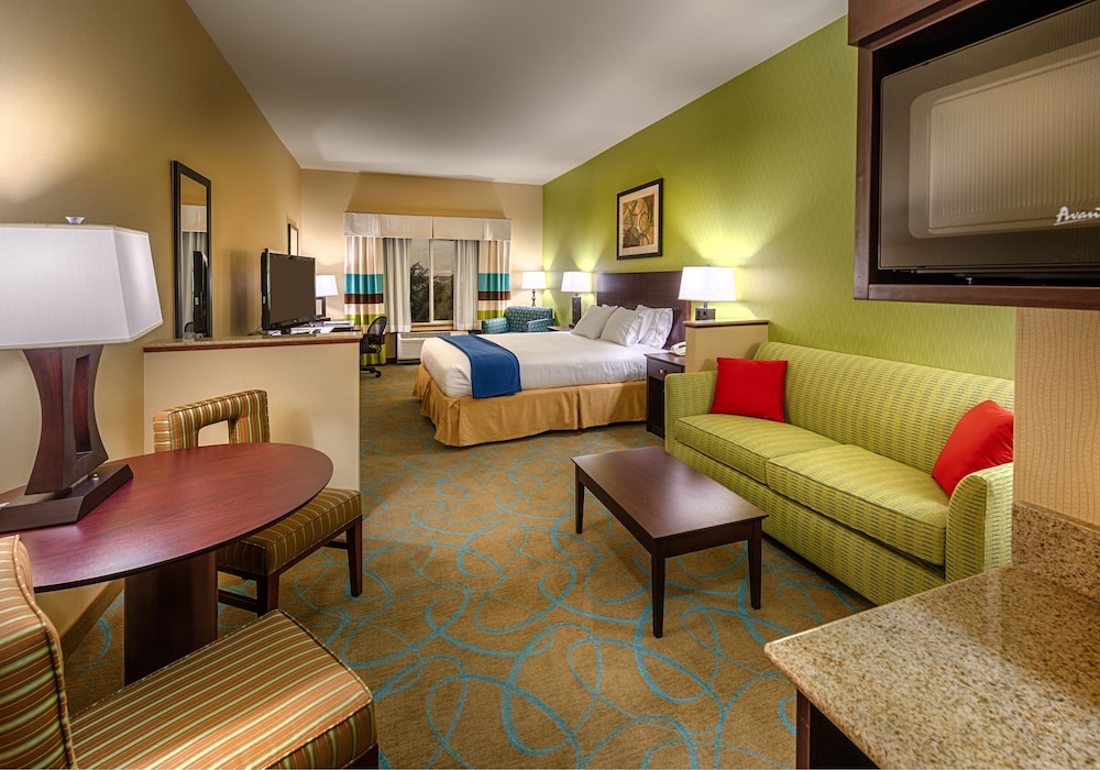 Standard Room, 1 King Bed photo 1